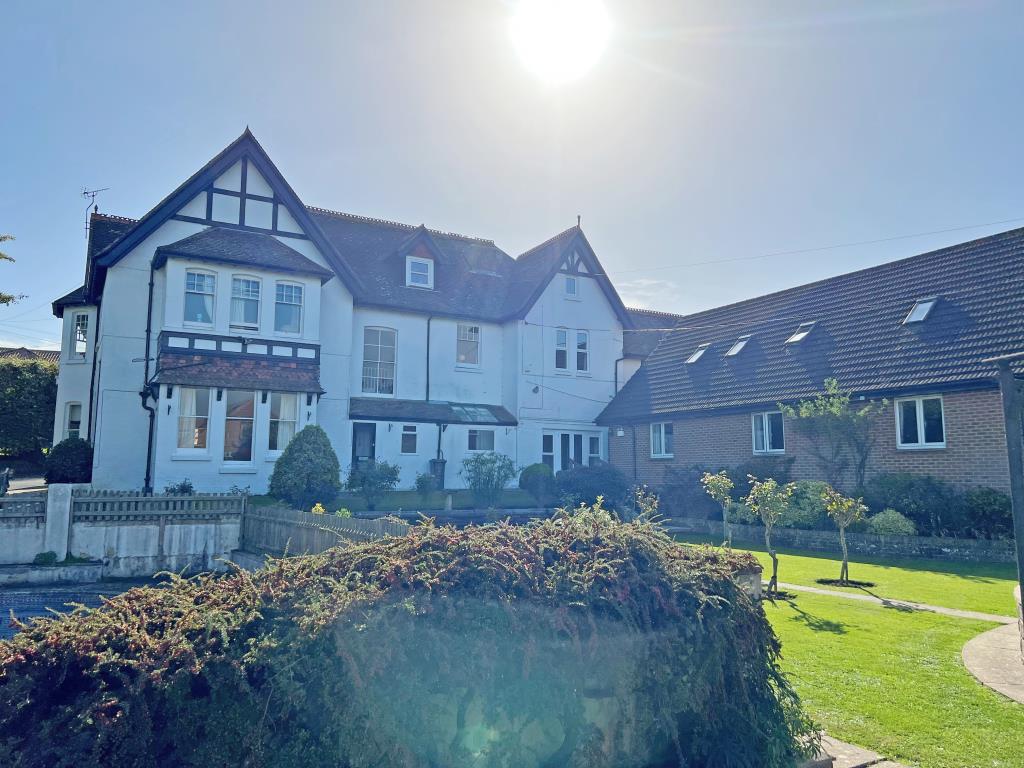 Lot: 81 - FREEHOLD FORMER CARE HOME WITH POTENTIAL -